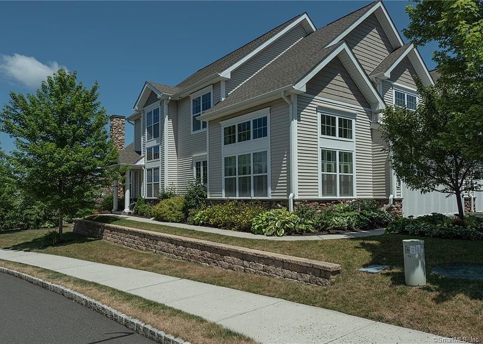 2 Lockwood Cir Bethel CT Zillow
