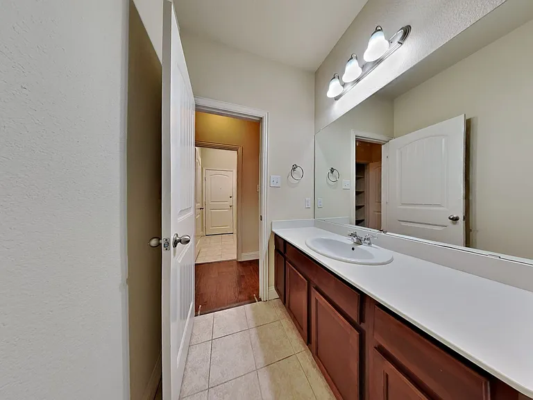 504 Fossil Creek Dr — Photo 17