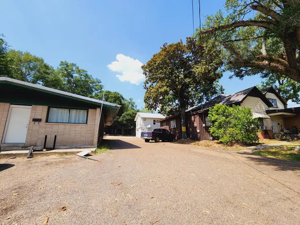 322 W Houston St, Jasper, TX 75951