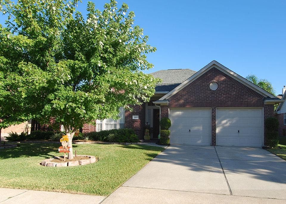 1st image of 11015 Birch Dr