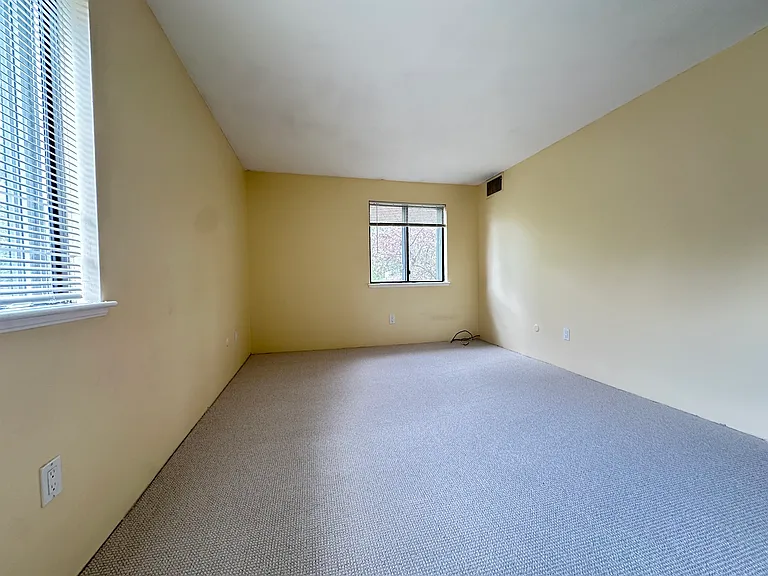 10 Village Hill Ln #7 — Photo 14