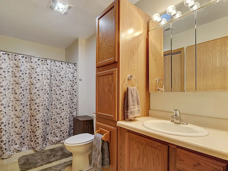533 S Iver St #1 — Photo 17