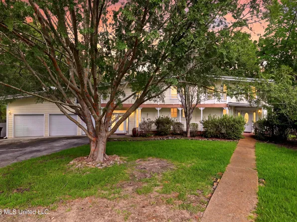 6518 Mauna Loa Ct, Diamondhead, MS 39525