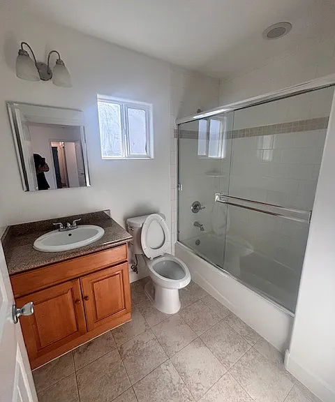 11241 Emelita St #TOP FLOOR — Photo 14