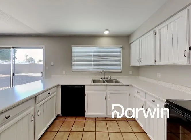 3 bed, 2.0 bath, 1574 sqft, $2,490 — Photo 2