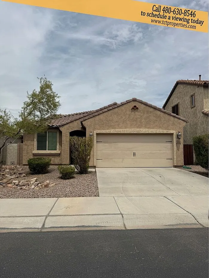 3 bed, 2.0 bath, 1818 sqft, $2,400 — Photo 1