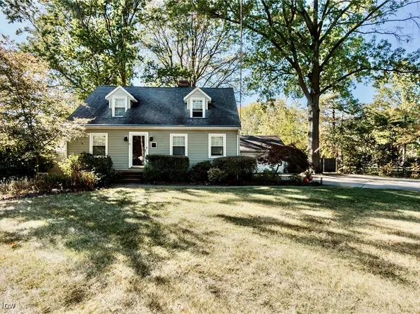 2750 Canterbury Rd, Westlake, OH 44145