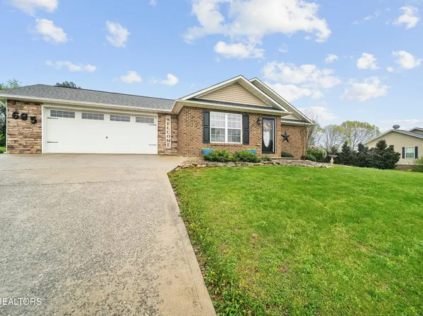 695 Privet Dr, Dandridge, TN 37725
