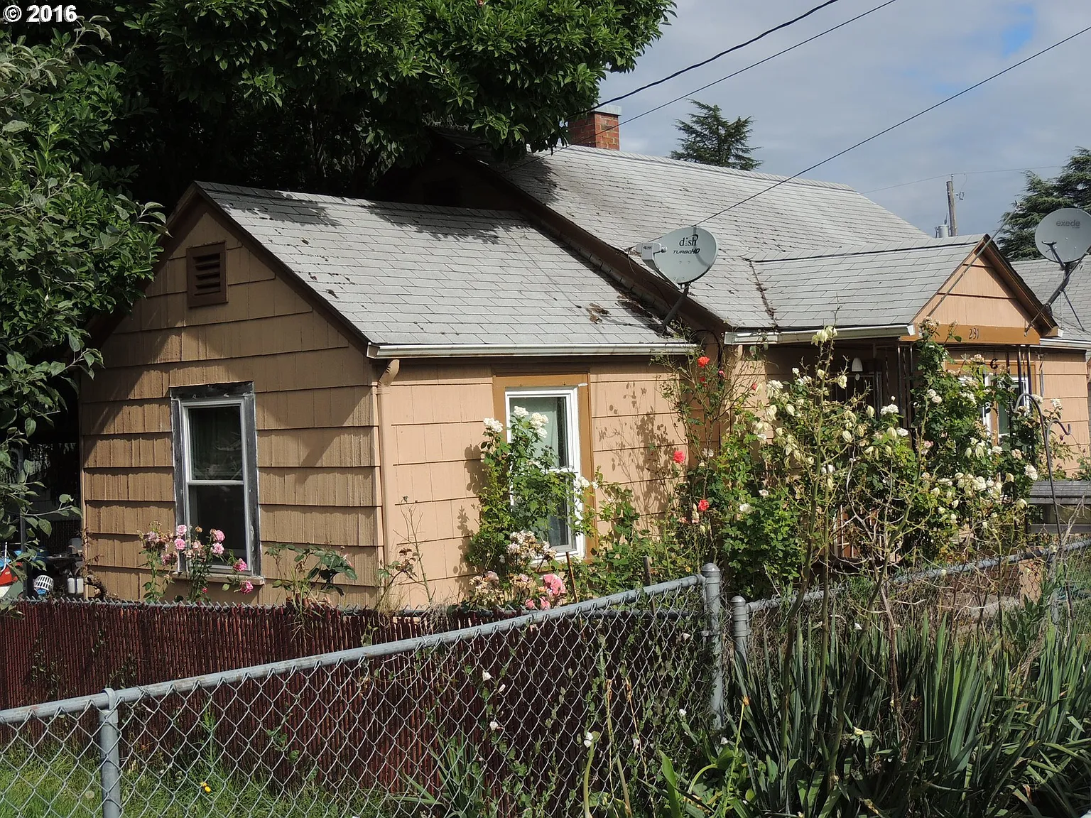 231 S Park St photo 1