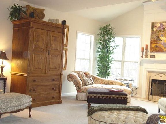 2nd image of 104 Susobell Pl