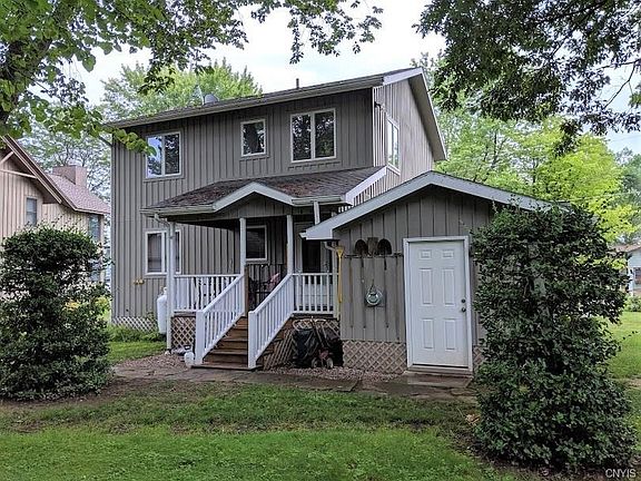 3rd image of 17419 Oak St