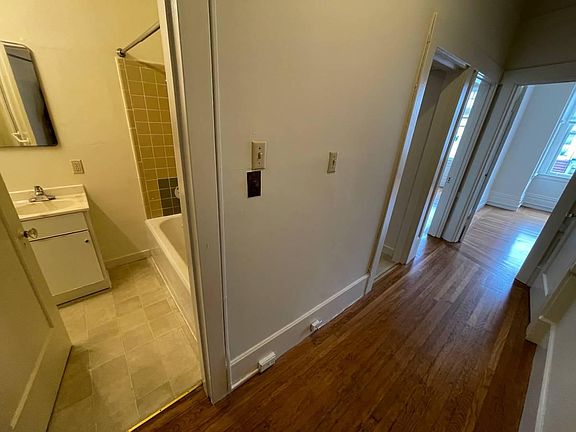 4th image of 2840 Octavia St APT 1