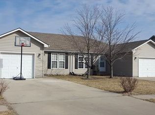 748 E Pinewood St, Gardner, KS 66030