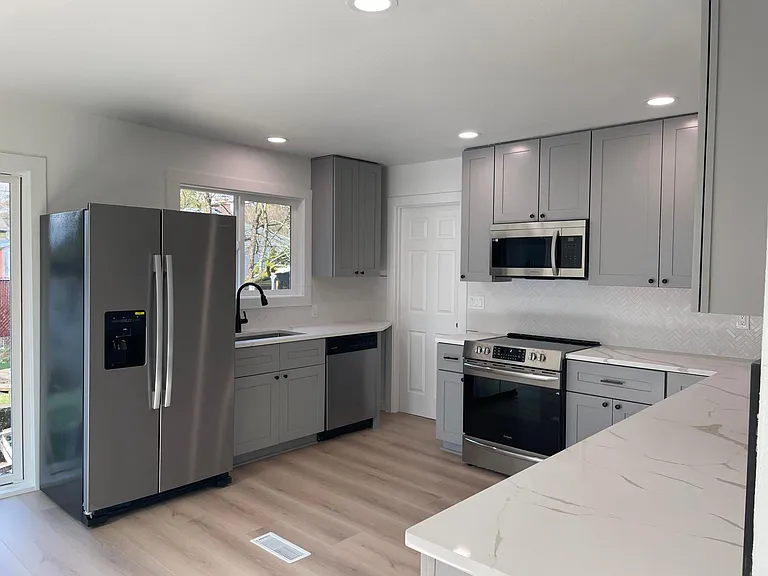 5805 NE 35th Pl — Photo 10