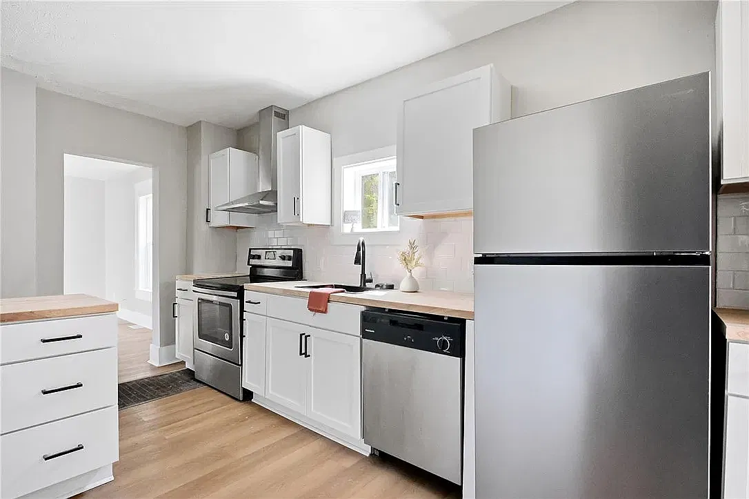 2 bed, 800 sqft, $1,350 — Photo 3