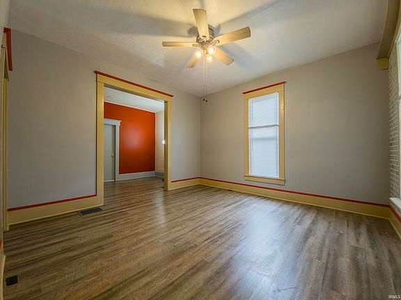 2nd image of 524 W 6th St