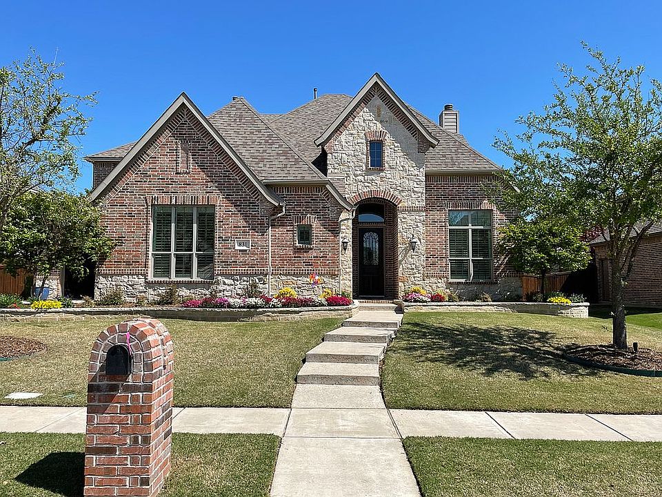 1st image of 831 Essex Dr