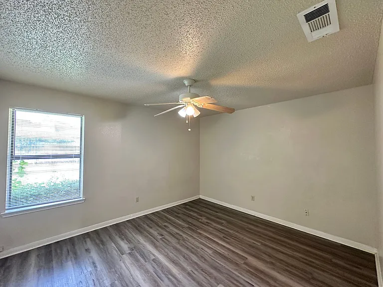 109 S Brook Dr — Photo 33