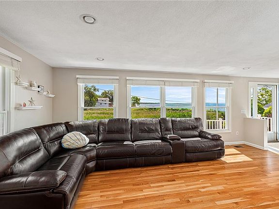 2nd image of 357 Capron Farm Dr