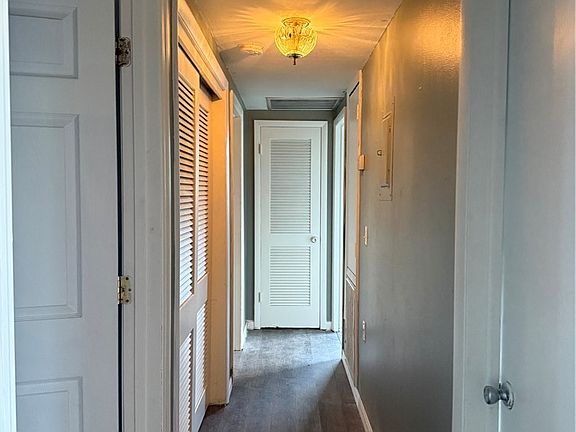 3rd image of 815 N 8th Ave