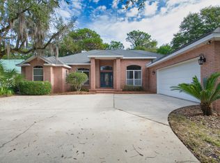 901 Sara Dr, Shalimar, FL 32579