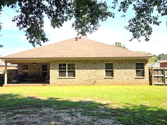 3rd image of 102 Tuscany Ln