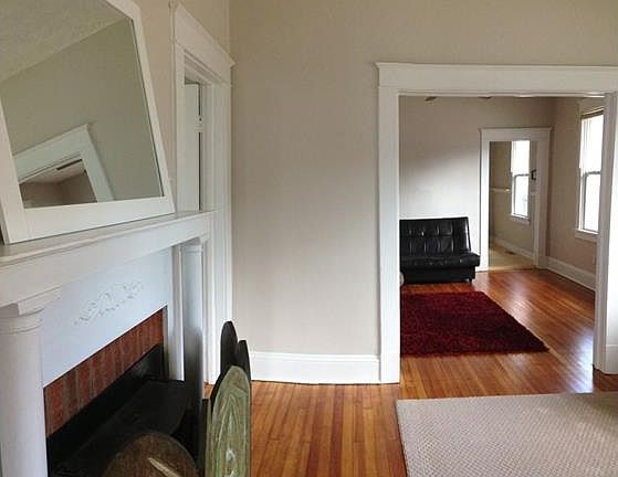 4th image of 109 W 30th St