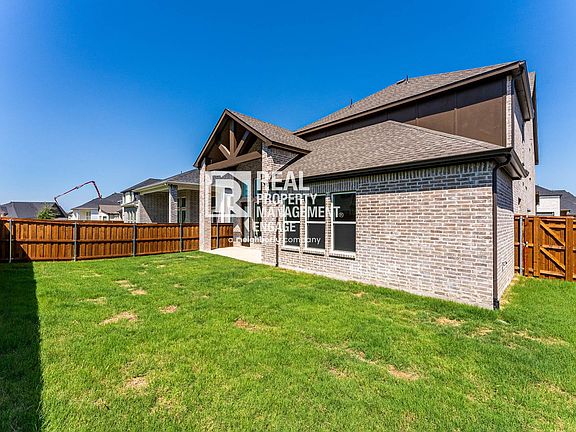 4th image of 3583 Hollow Pine Dr