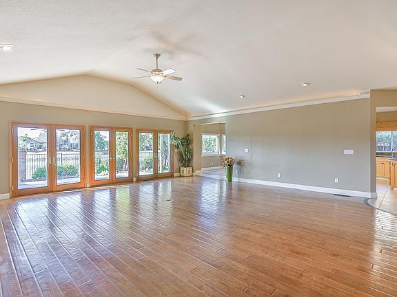 4th image of 2134 Prestwick Dr
