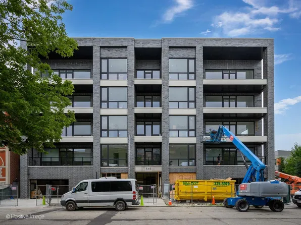 515 W Elm St #202, Chicago, IL 60610