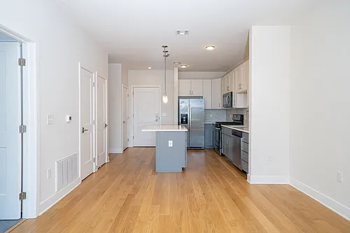 19 East Photo 1