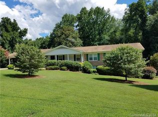 221 Starmount Dr, Statesville, NC 28677