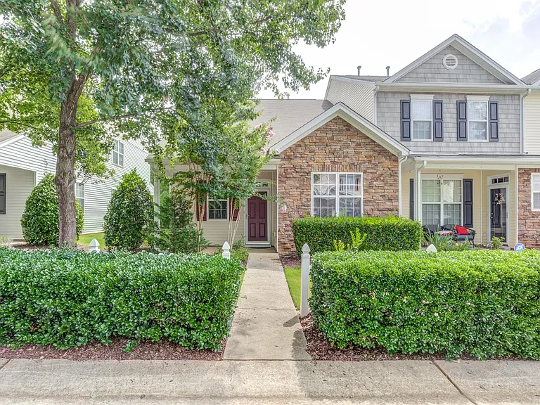 8221 Belneath Ct — Photo 1