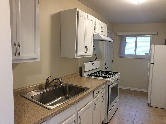 4th image of 216 Harwood Dr