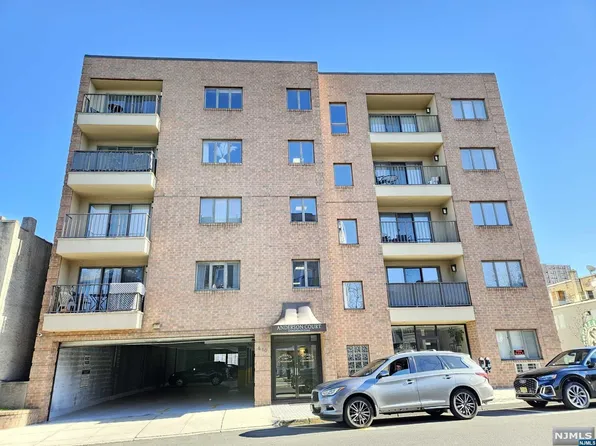 610 Anderson Ave, Cliffside Park, NJ 07010