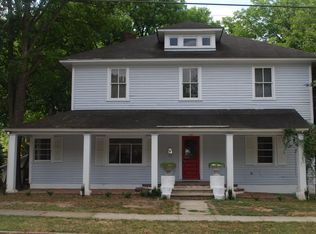 704 S Broad St, Burlington, NC 27215