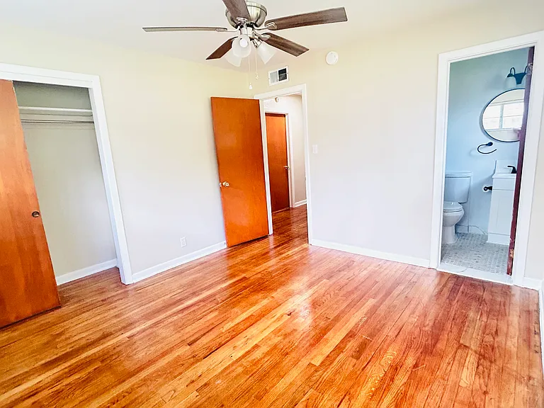 910 Saint Catherine Dr — Photo 13
