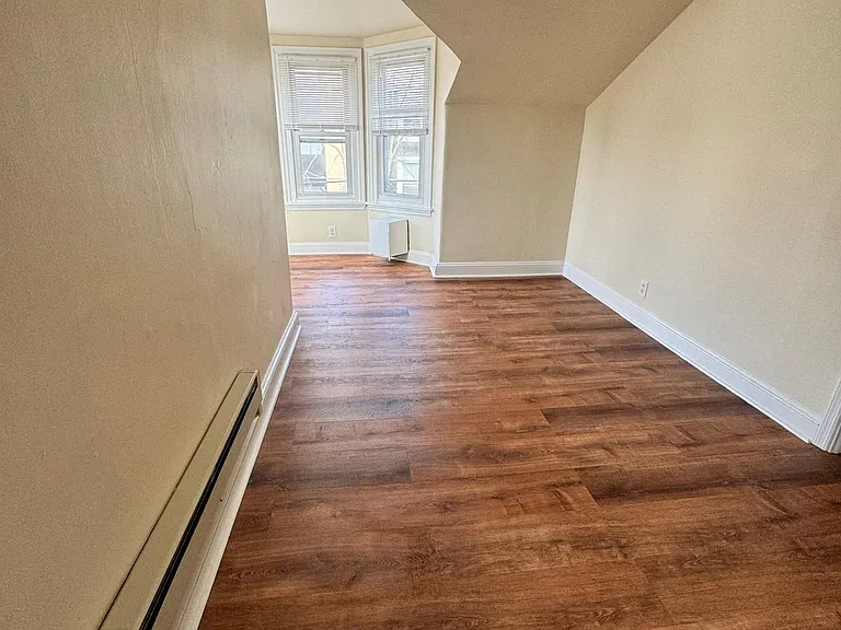 4462 Silverwood St #4 — Photo 18
