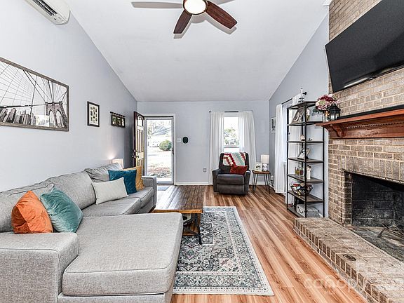 5th image of 6714 Hickory Trace Dr