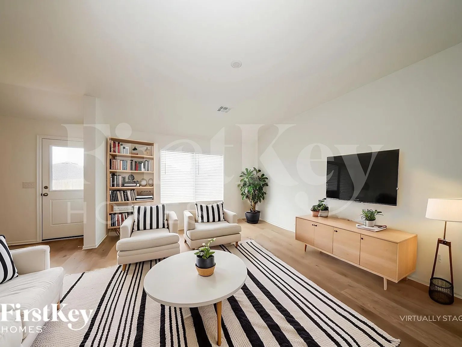 4 bed, 2.0 bath, 1840 sqft, $1,925 — Photo 3
