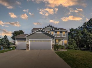 924 Katie Ct, Norton Shores, MI