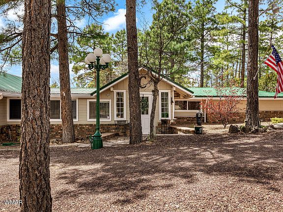 3rd image of 2488 Oakwood Dr