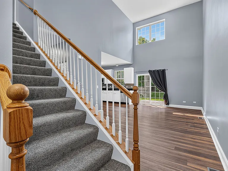 Clover Dr — Photo 3