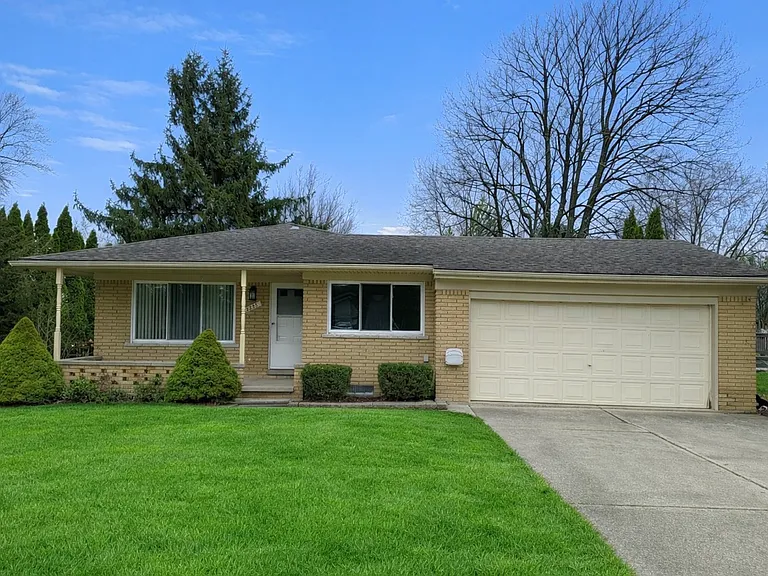 2235 Chesley Dr — Photo 1