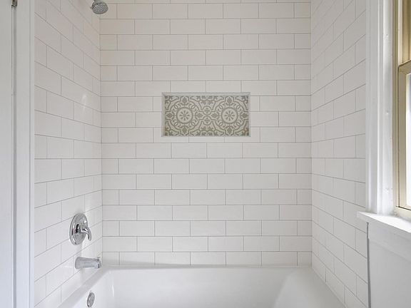 Second floor full bath
