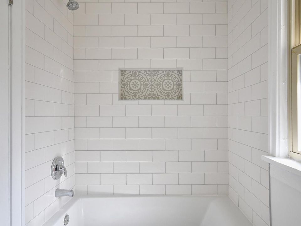 Second floor full bath