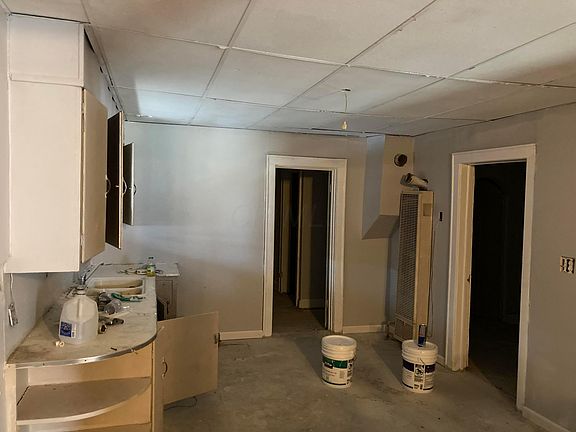 3rd image of 720 S Napoleon Ave