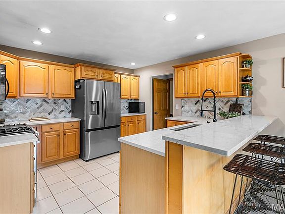 3rd image of 1125 Teal Dr