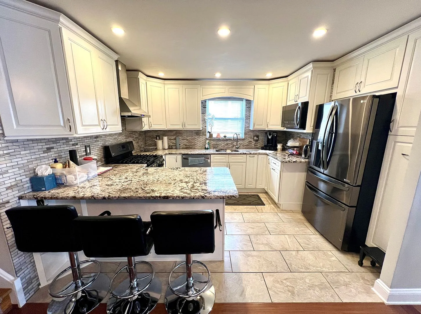 Gorgeous 4-Bedroom Townhome with One-Car Garage! Available NOW! — Photo 1