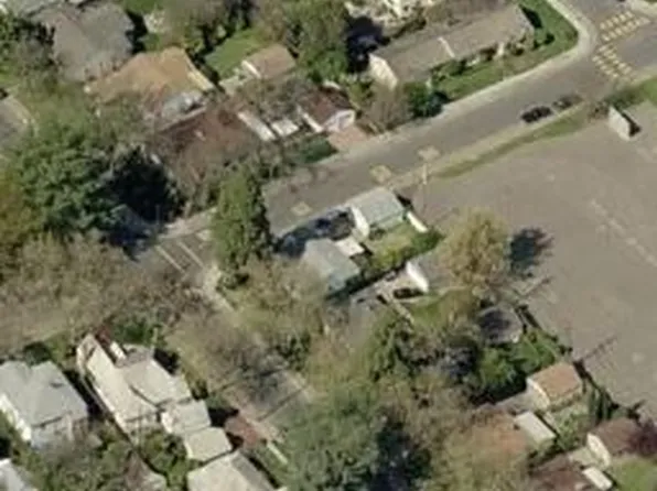 305 39th St, Sacramento, CA 95816